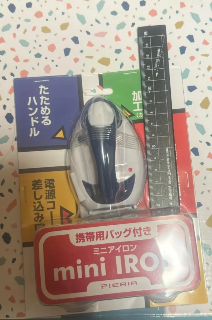 100均のミニアイロンは旅行に使えますか?