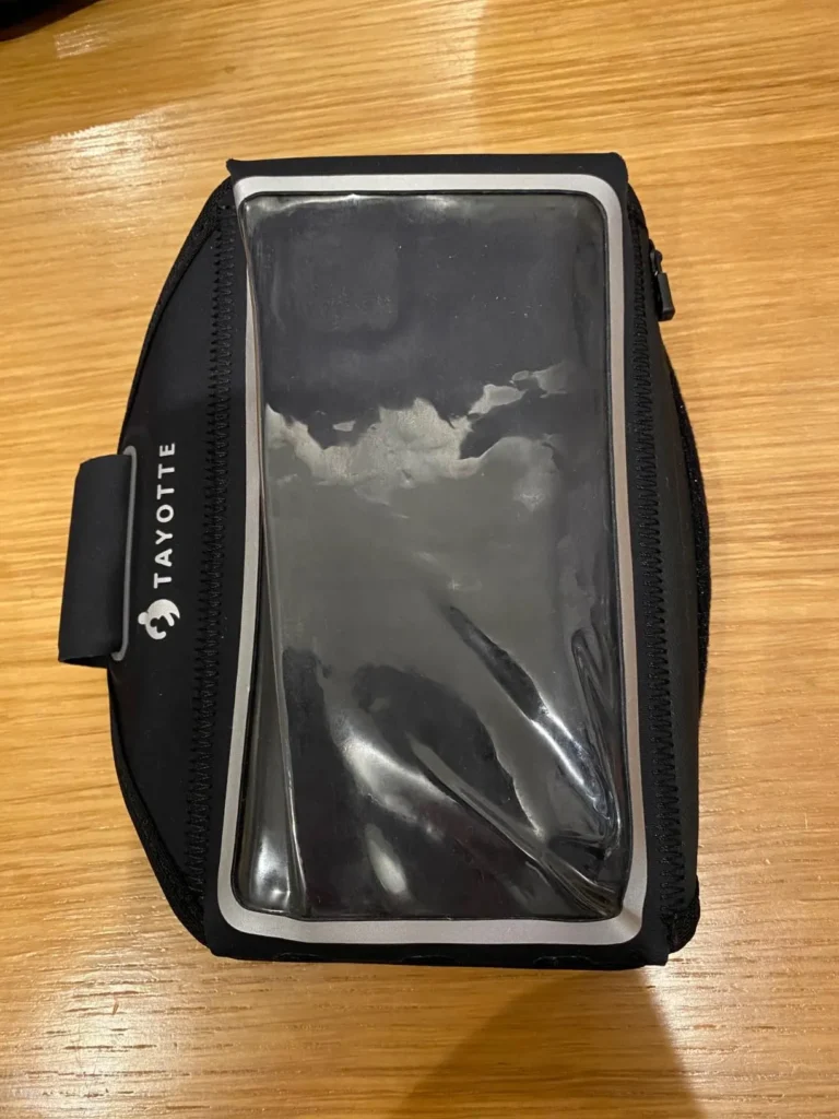100均のランニング用スマホグッズが人気の理由