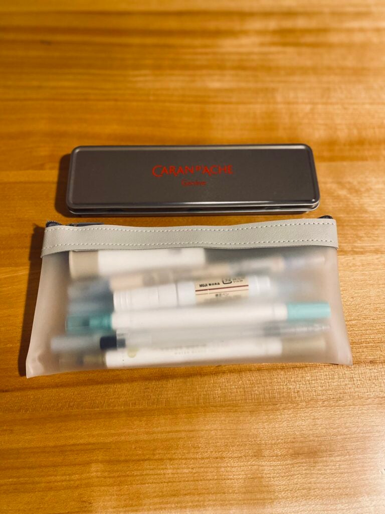 クリアペンケース