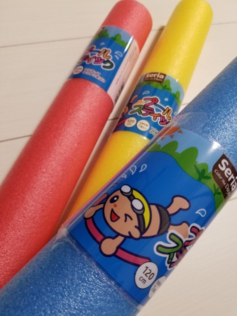 セリアのプールスティック