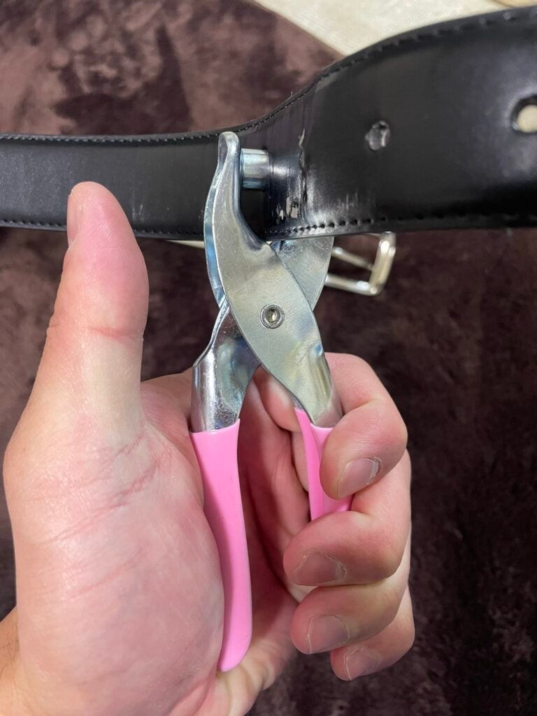 ベルト穴開け 100均